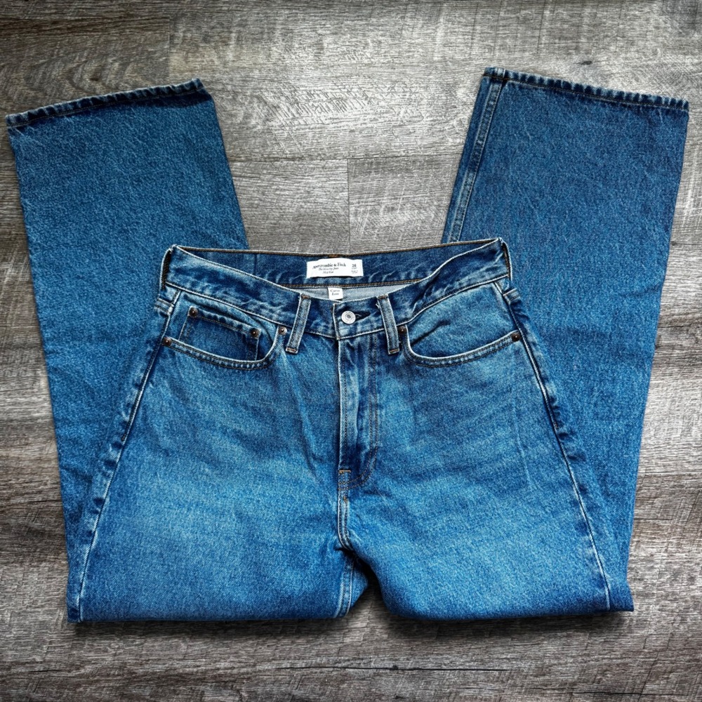 Abercrombie & Fitch Women's Straight Leg Jeans - Medium Blue Denim